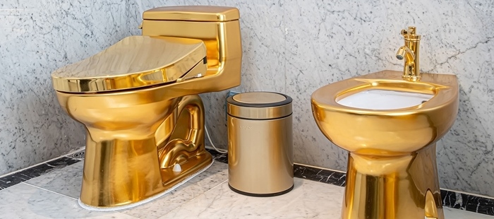 Các nội thất bên trong khách sạn cũng đều được phủ vàng. (Ảnh: Dolcehanoigoldenlake)