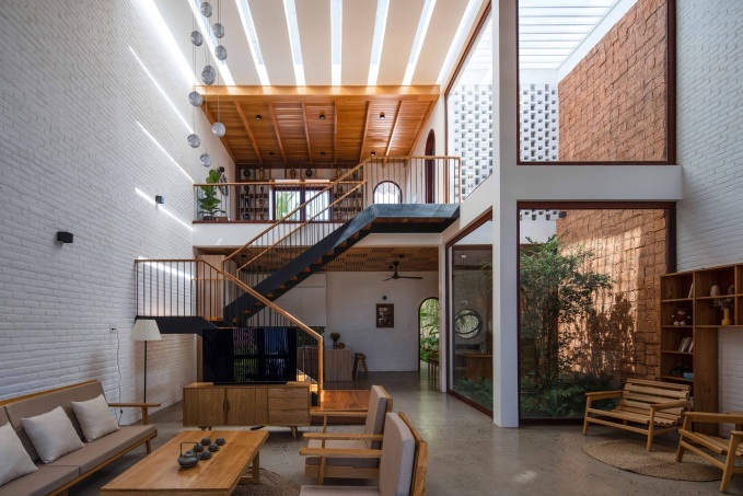   Khoảng thông tầng tạo cảm giác rộng rãi, thoáng mát cho ngôi nhà. Ảnh: Quang Dam