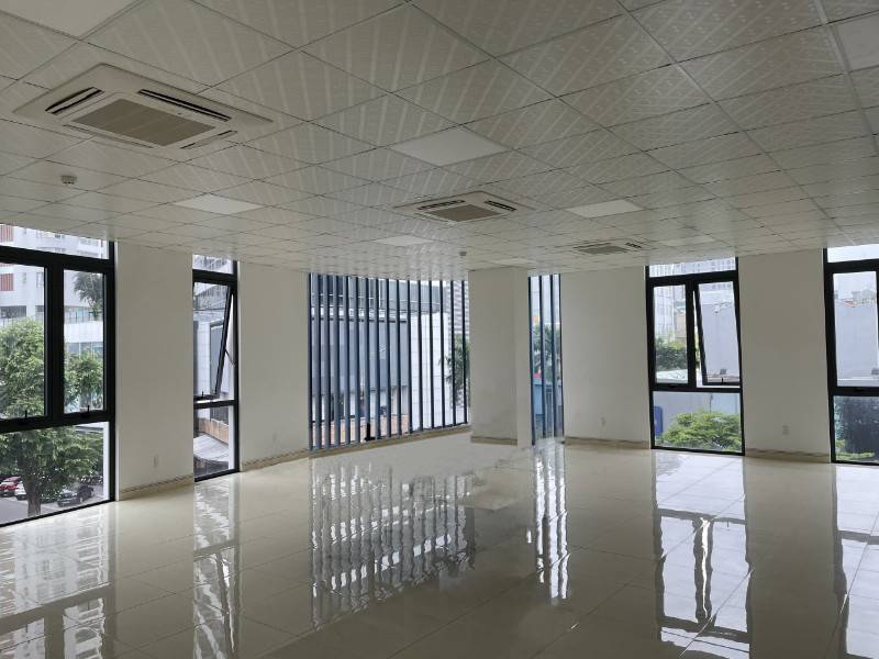 Hot! VP cho thuê sàn đẹp, CSVC đầy đủ,  khu vực sầm uất Q. Hải Châu