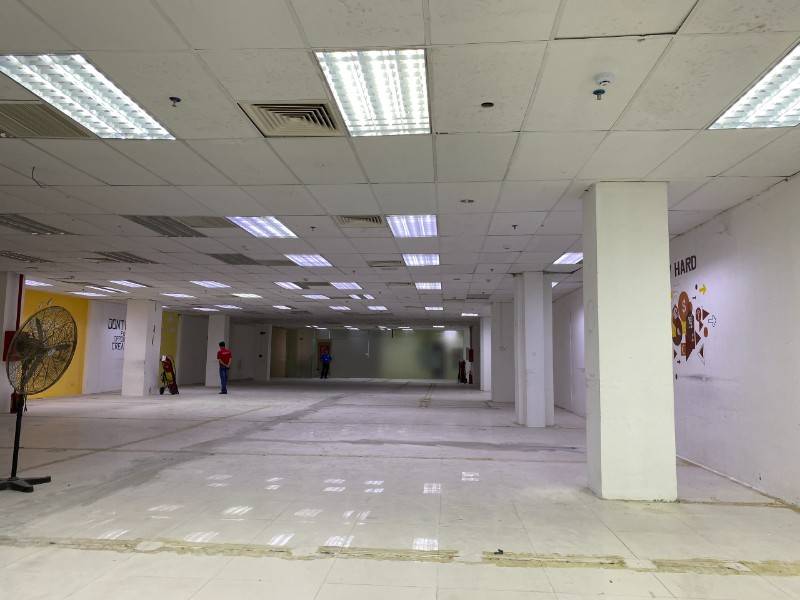 VP kết hợp TTTM, diện tích lớn 800m2, bãi xe rộng  tuyến Điện Biên Phủ