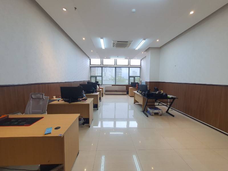 CHO THUÊ VĂN PHÒNG -70M2- NẰM TRONG KHÁCH SẠN SEA GARDEN
