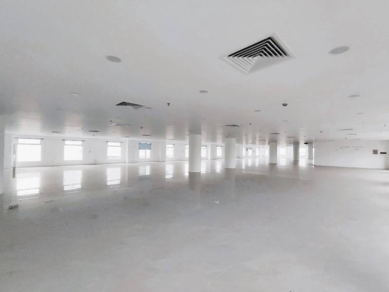 Văn phòng sàn lớn lên đến 2200m2 bãi xe rộng ngay trung tâm thương mại
