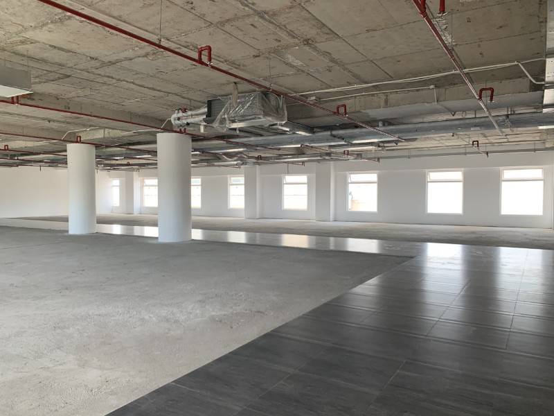 Văn phòng sàn lớn lên đến 2200m2 bãi xe rộng ngay trung tâm thương mại