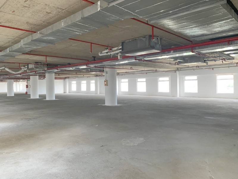 Văn phòng sàn lớn lên đến 2200m2 bãi xe rộng ngay trung tâm thương mại