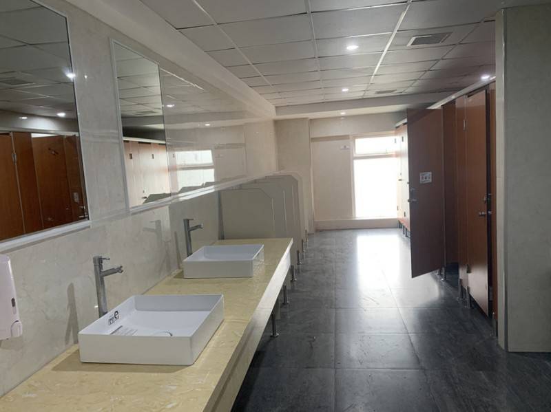 Văn phòng sàn lớn lên đến 2200m2 bãi xe rộng ngay trung tâm thương mại