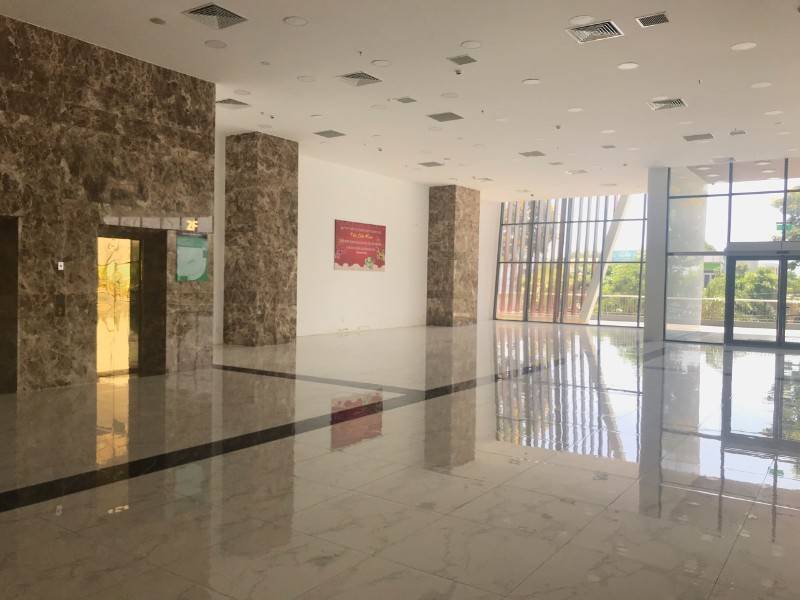 Toà văn phòng mới,hiện đại, đỗ xe thoải mái tại khu đô thị Tây Bắc