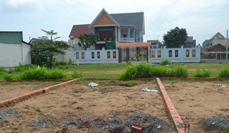 Bán đất Mặt tiền kinh doanh dt750 giá 640tr có 100m2 thổ cư sổ riêng