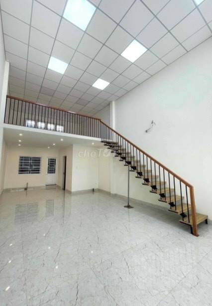 Cho thuê MB kinh doanh gần sân bay. Nhà gác lửng mới hoàn thiện