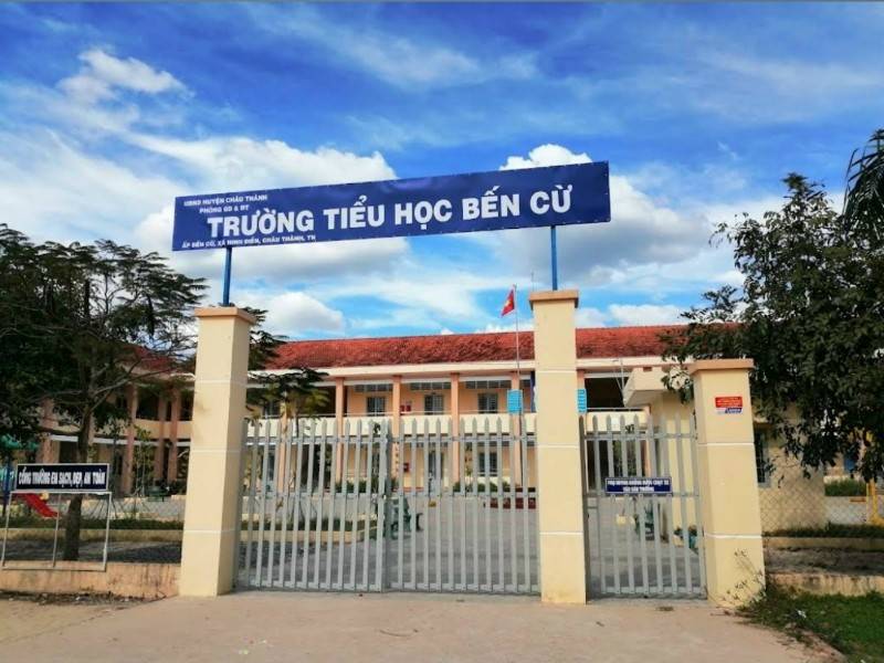Cho thuê nhà nguyên căn góc 2 mặt tiền Tỉnh lộ 796, diện tích 11x40m