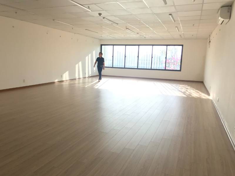 Cho thuê VP 40m2, 85m2, sẵn sàn trần tại tuyến đường lớn Ngô Quyền