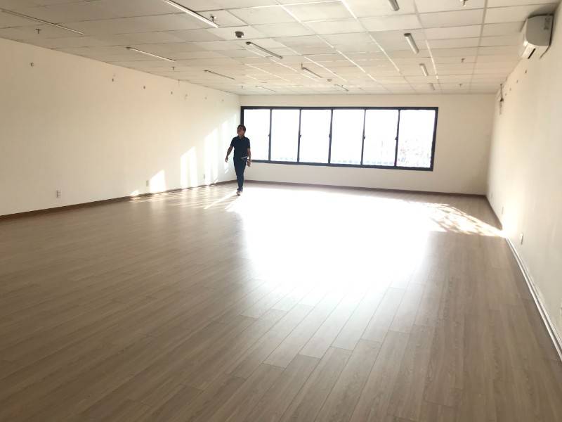 Cho thuê VP 40m2, 85m2, sẵn sàn trần tại tuyến đường lớn Ngô Quyền