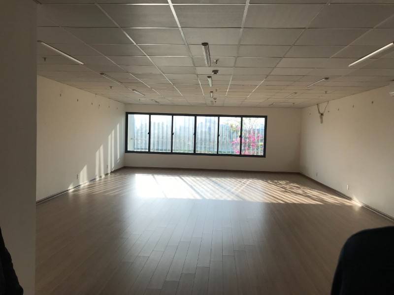 Cho thuê VP 40m2, 85m2, sẵn sàn trần tại tuyến đường lớn Ngô Quyền