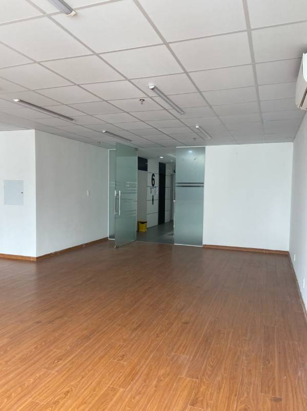 Cho thuê VP 40m2, 85m2, sẵn sàn trần tại tuyến đường lớn Ngô Quyền