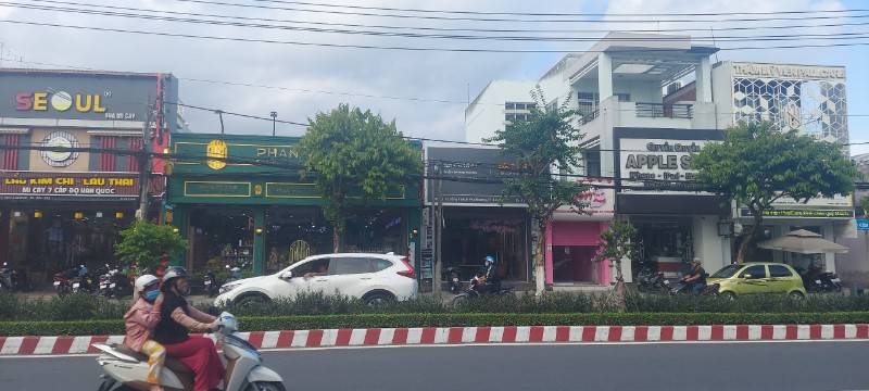 Cho thuê nhà mặt tiền đại lộ Đồng Khởi sầm uất