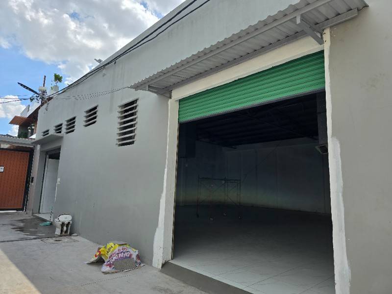 Cho thuê kho diện tích 14 x 15m Hẻm xe hơi nội bộ,cách đường số 12