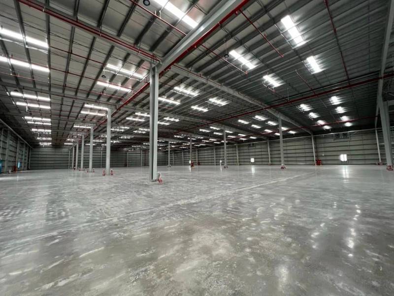 Cho thuê nhà xưởng dt đất: 12.000m2, xd: 7.800m2, 2.5 usd, Bình Phước
