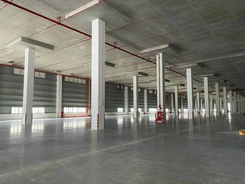 Cho thuê nhà xưởng dt đất: 12.000m2, xd: 7.800m2, 2.5 usd, Bình Phước