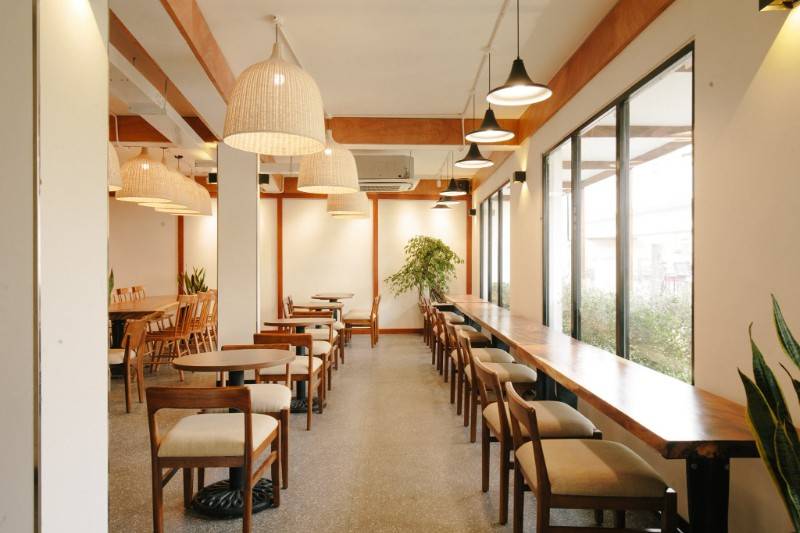 Cho thuê MBKD 30 Hào Nam - Đống Đa DT 100m2 x 4 tầng x 14m MT