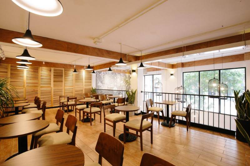 Cho thuê MBKD 30 Hào Nam - Đống Đa DT 100m2 x 4 tầng x 14m MT