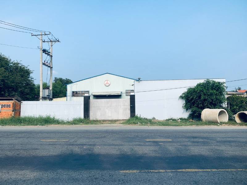 Cho thuê xưởng 1650m2 đường 830B