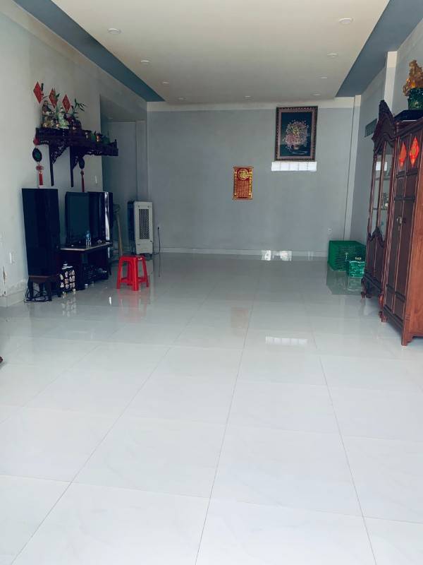 Cho thuê xưởng 1650m2 đường 830B