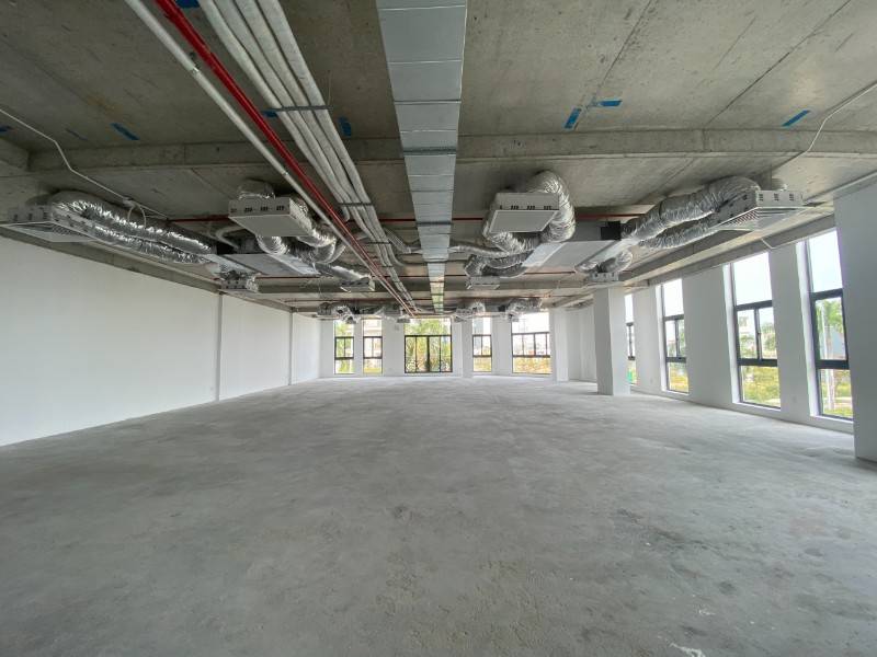 VP mới hoàn toàn+ đầy đủ tiện nghi+ bãi xe rộng rãi kv đô thị Hòa Xuân