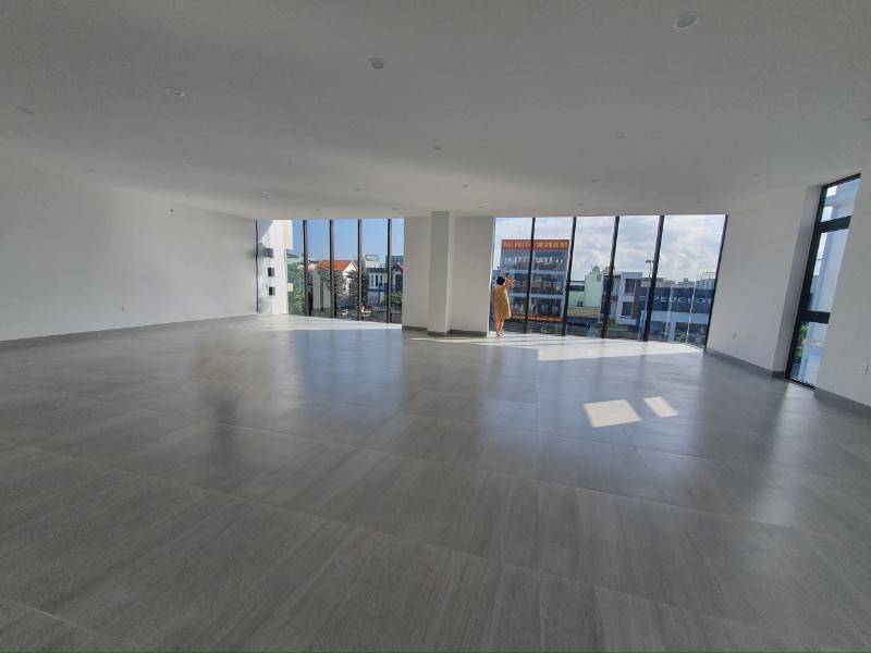 NNC MỚI, 4T phù hợp kinh doanh Showroom,.... tuyến Điện Biên Phủ