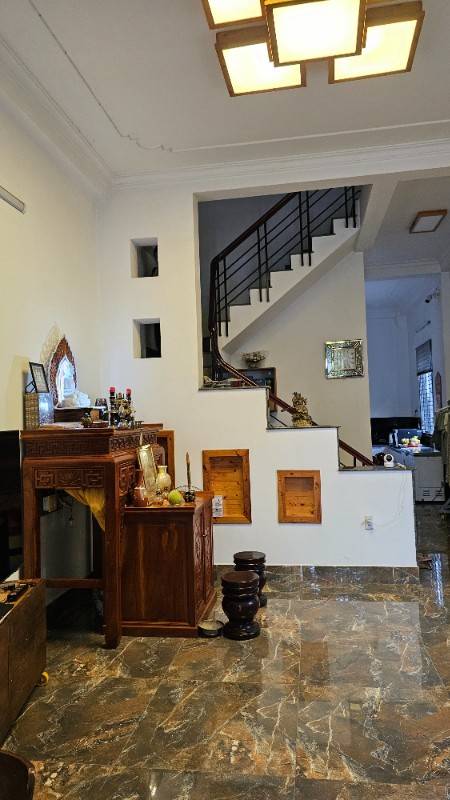 CHÍNH CHỦ CẦN BÁN NHÀ VƯỜN 2 TẦNG MẶT TIỀN 360M2 NỞ HẬU, NỘI THẤT ĐẸP