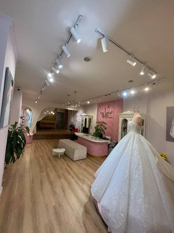 Cho thuê mặt bằng showroom . Mới , đẹp , kinh doanh thời trang làm đẹp