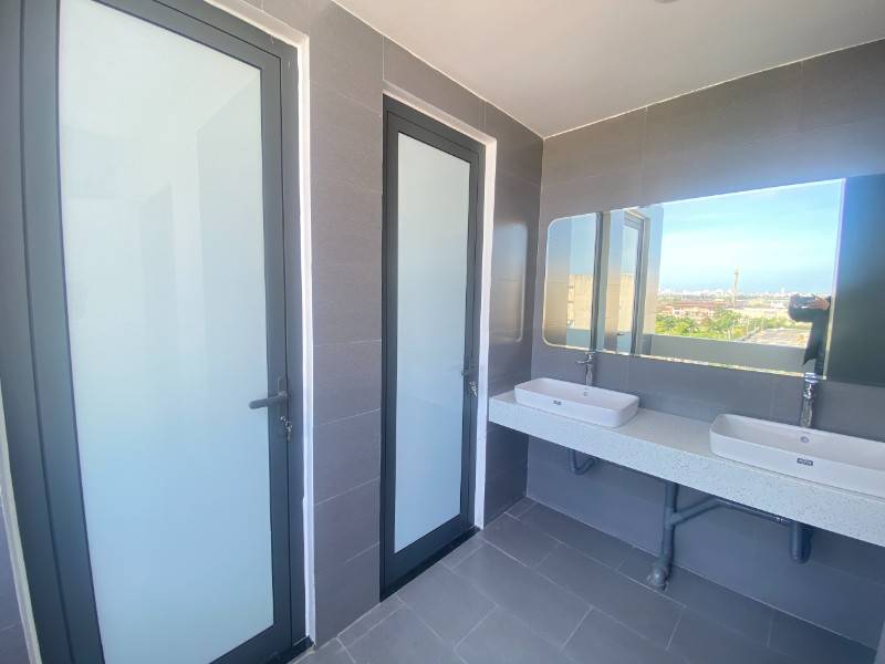 VP cho thuê trống 100m2/sàn, trống suốt,đầy đủ tiện nghi tại Núi Thành