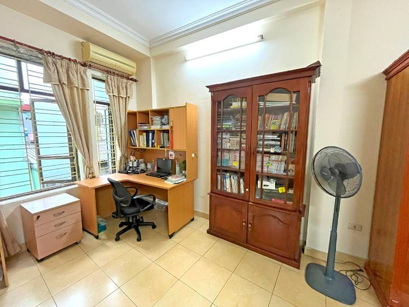 Cho thuê phòng 22m2, cửa sổ to, khép kín, đủ nội thất, gần Times City