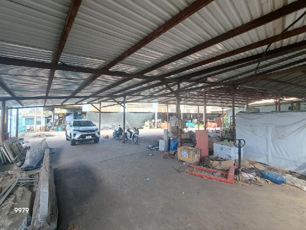 NHÀ XƯỞNG MẶT TIỀN QL 1A BAO HIẾM. NGAY NGÃ TƯ GA 2.633M2(70X50) CHO THUÊ TỐT, GIÁ RẺ