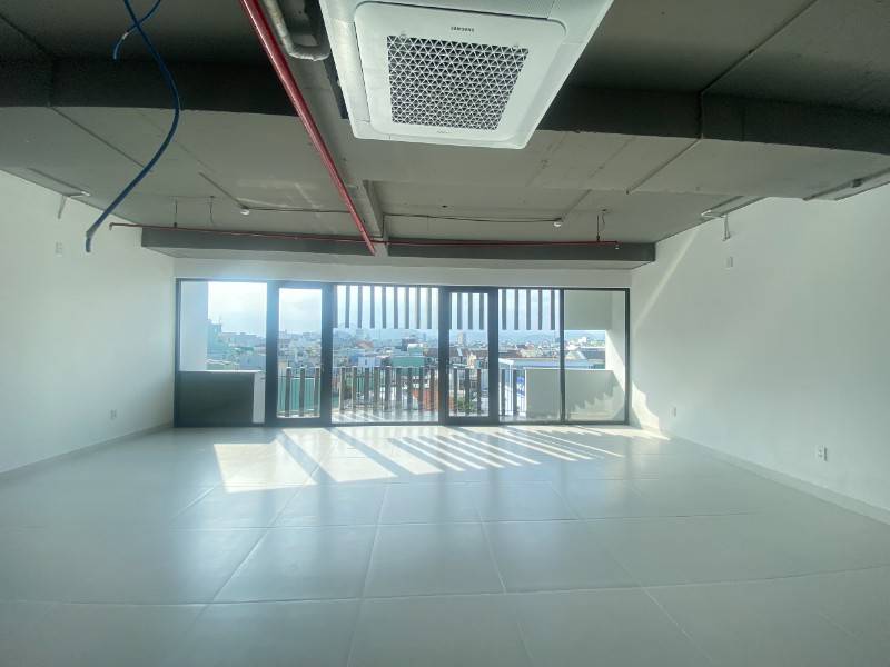 VP cho thuê trống 100m2/sàn, trống suốt,đầy đủ tiện nghi tại Núi Thành