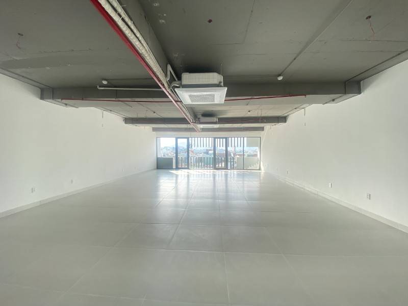 VP cho thuê trống 100m2/sàn, trống suốt,đầy đủ tiện nghi tại Núi Thành