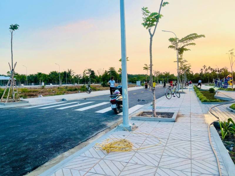 Bán gấp đất 125 m2 full thổ cư cách sân bay 10 phút giá chỉ 950tr