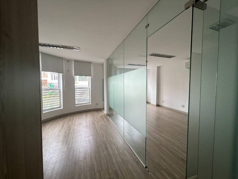Văn phòng cho thuê 120m2, SẴN SÀN TRẦN ĐẸP, nhiều tiện ích kv Hải Châu