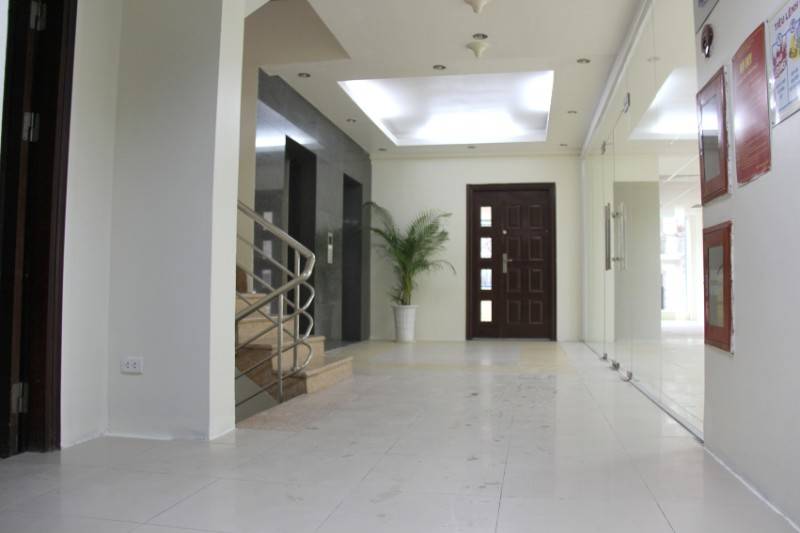 92, 98 và 190m2 cho thuê tại nhà văn phòng 9 tầng số 18/11 Thái Hà