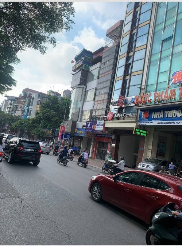 Cho thuê cửa hàng tầng 1 nhà mặt phố Kim Mã- Ngọc Khánh- Ba Đình