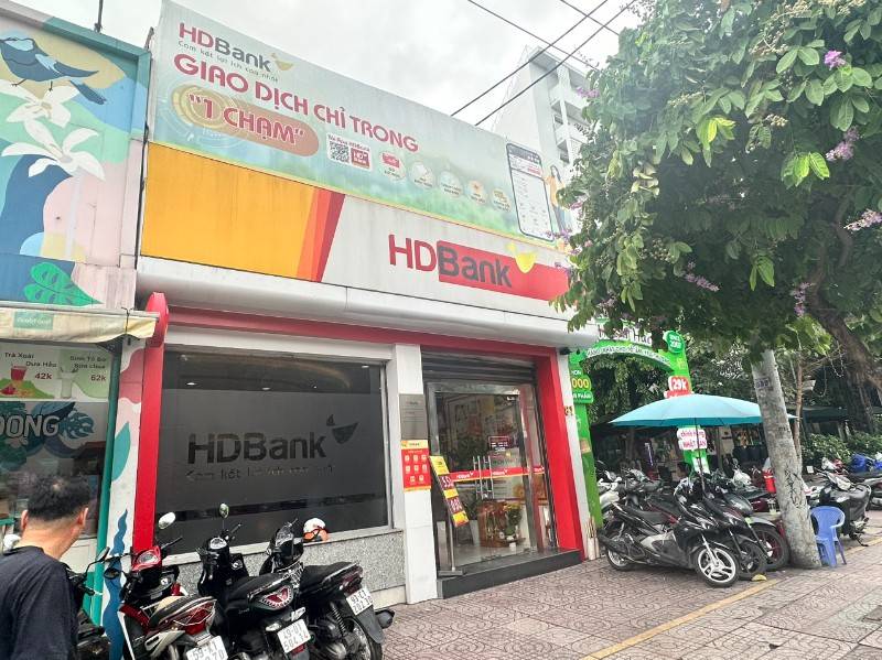 CHO THUÊ MẶT TIỀN CÁCH MẠNG THÁNG TÁM QUẬN 1