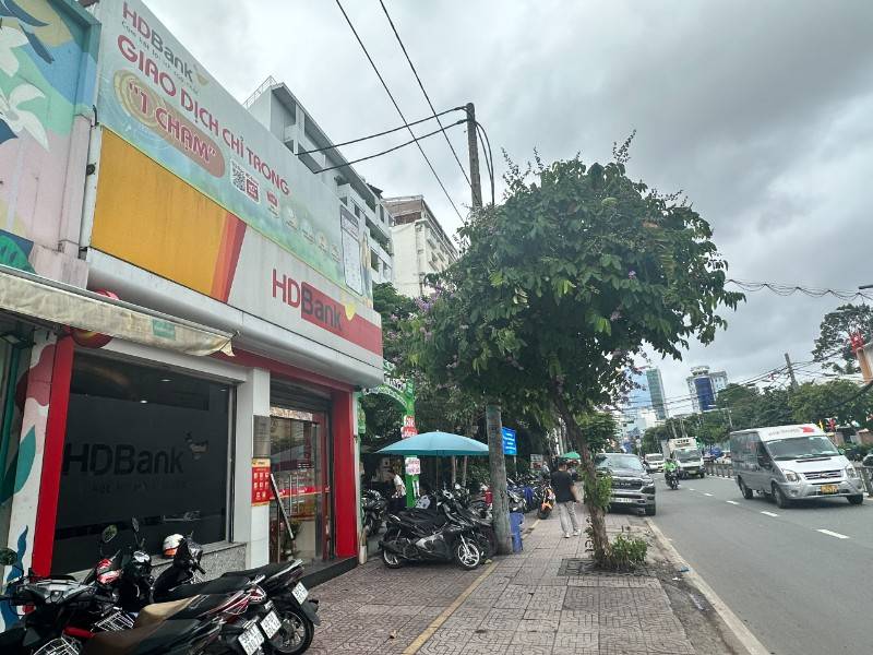 CHO THUÊ MẶT TIỀN CÁCH MẠNG THÁNG TÁM QUẬN 1