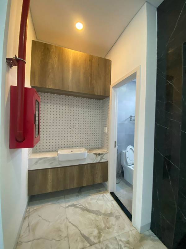 Tòa VP 5 tầng MỚI, DTSD hơn 300m2, đầy đủ tiện nghi ở NGUYỄN VĂN LINH