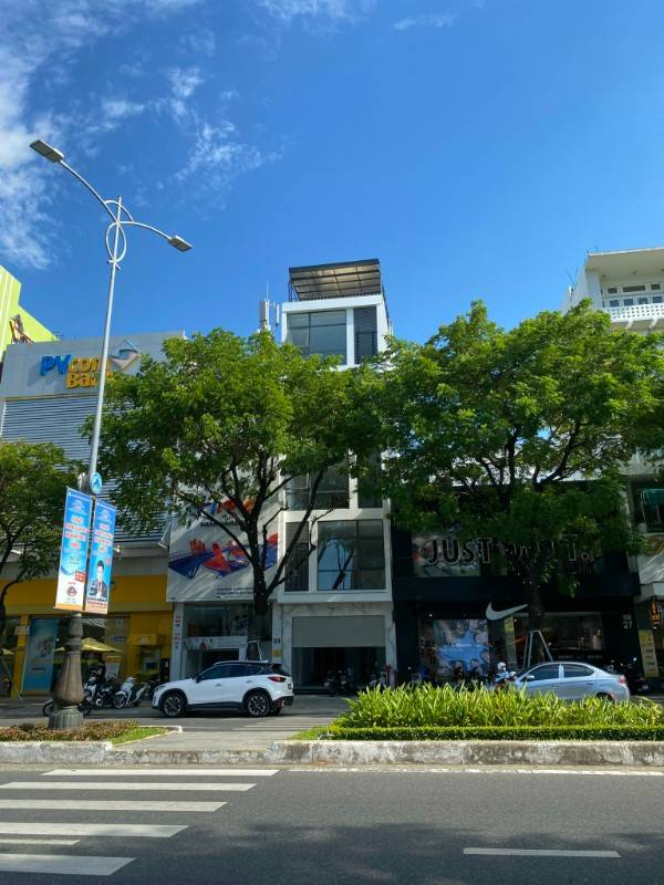 Tòa VP 5 tầng MỚI, DTSD hơn 300m2, đầy đủ tiện nghi ở NGUYỄN VĂN LINH