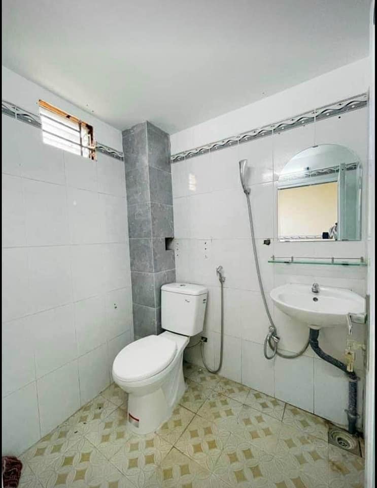 BÁN NHÀ TẶNG NỘI THẤT