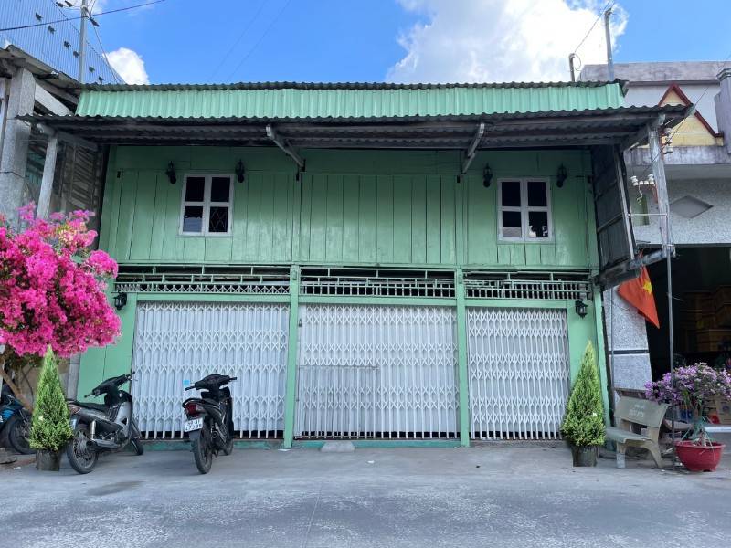 Bán Nhà Sông Đốc 2MT Đường Lớn Và Sông Lớn DT(7,7 X 45) Chỉ 330tr m ng