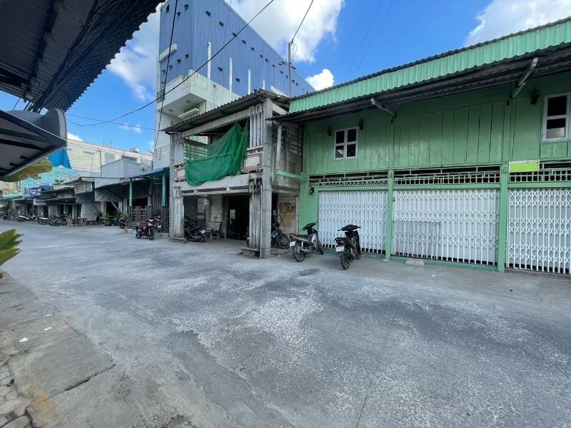 Bán Nhà Sông Đốc 2MT Đường Lớn Và Sông Lớn DT(7,7 X 45) Chỉ 330tr m ng