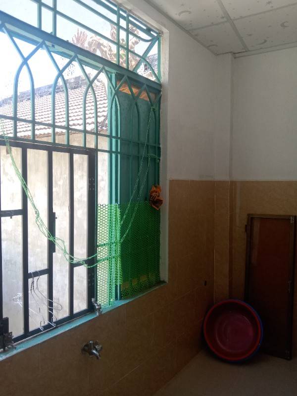 Cho thuê nhà nguyên căn sạch sẽ có gác lửng