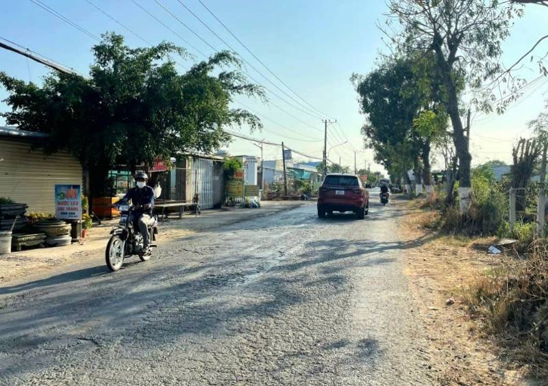 Bán đất vườn (35 x 57m) đan xe máy xã Tân Đông gần đường Mạc Văn Thành