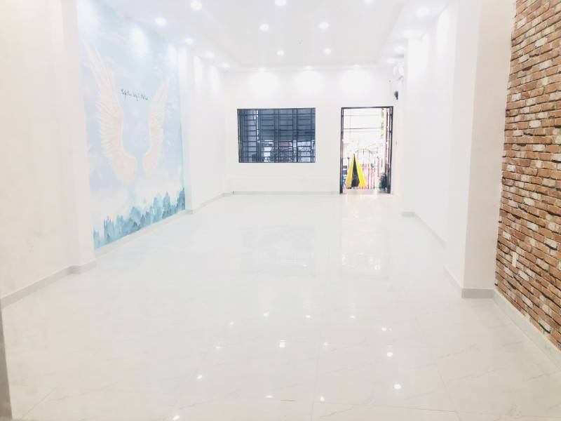Cho thuê mặt bằng riêng biệt căn góc tại cityland park hills p10 GV