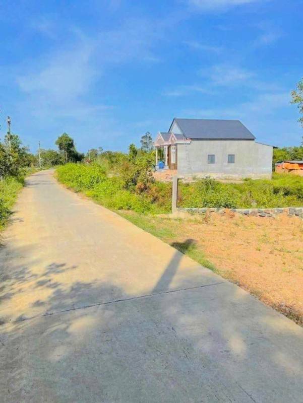 6,7x15m full thổ cư Định Quán giá 298tr bao sổ đường bê tông