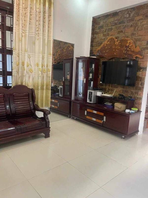 Bán nhà - CHỈ nhỉnh 4 TỶ -100M2 - 3PN- Hẽm ÔTÔ- GẦN BIỂN - Nha Trang.